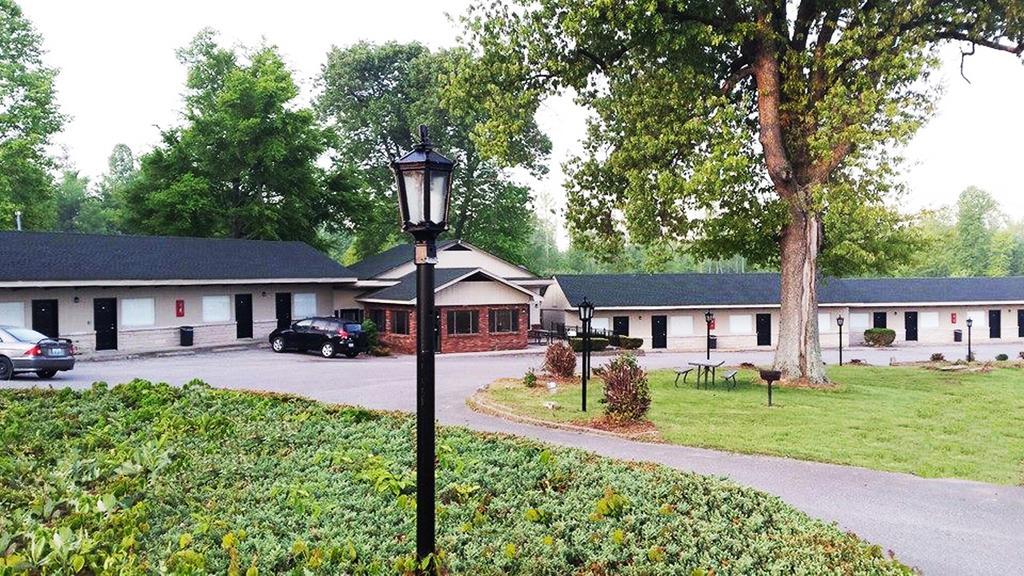 Kentucky Lake Inn Gilbertsville Exterior photo